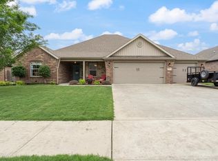 711 Tamarron Dr, Centerton, AR 72719