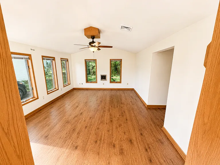 180 Carlisle Springs Rd #B — Photo 2