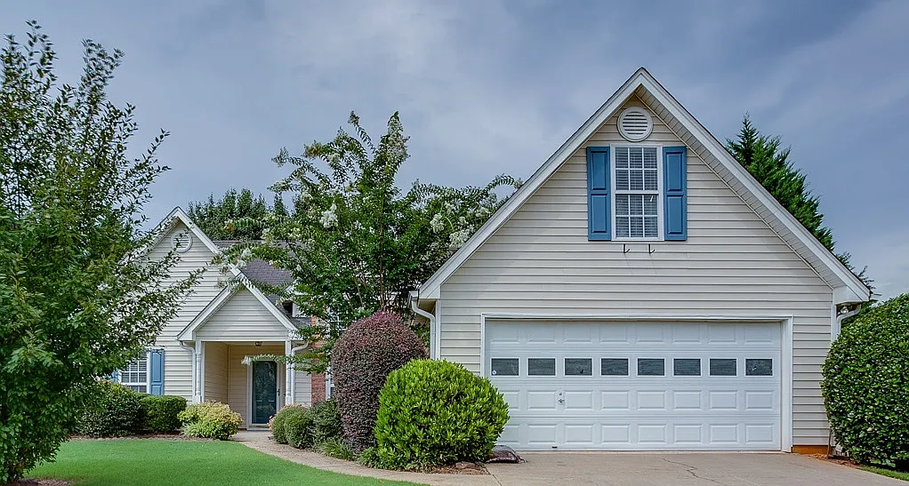 5573 Thistledown Ter photo 1