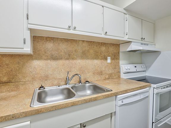 5th image of 302 E Georgia St #1C