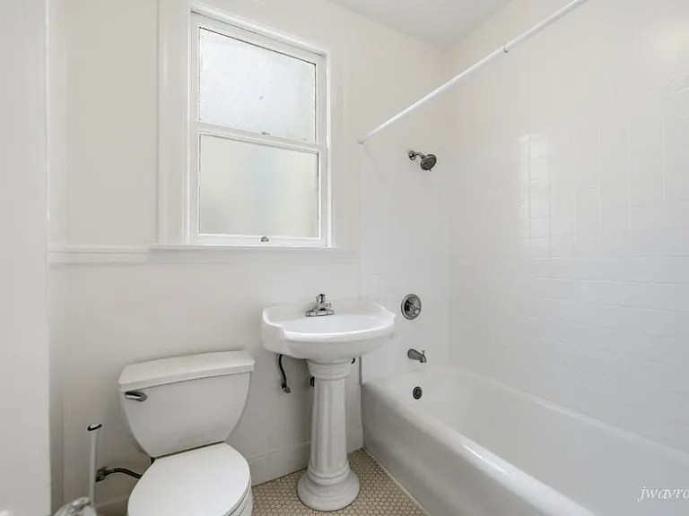 3423 Fillmore St #208 — Photo 11