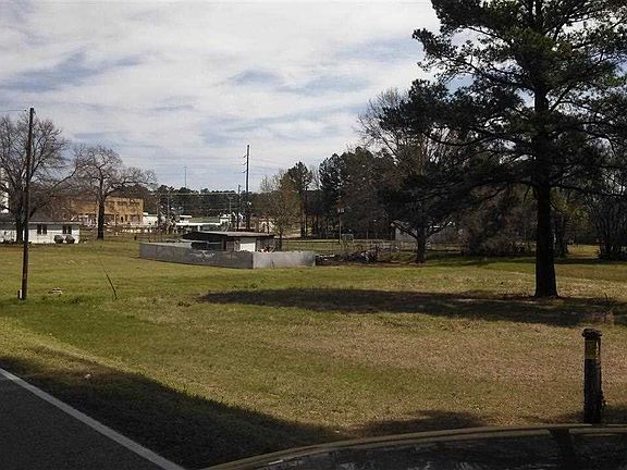 3rd image of 306 S Martin Luther King Jr Blvd