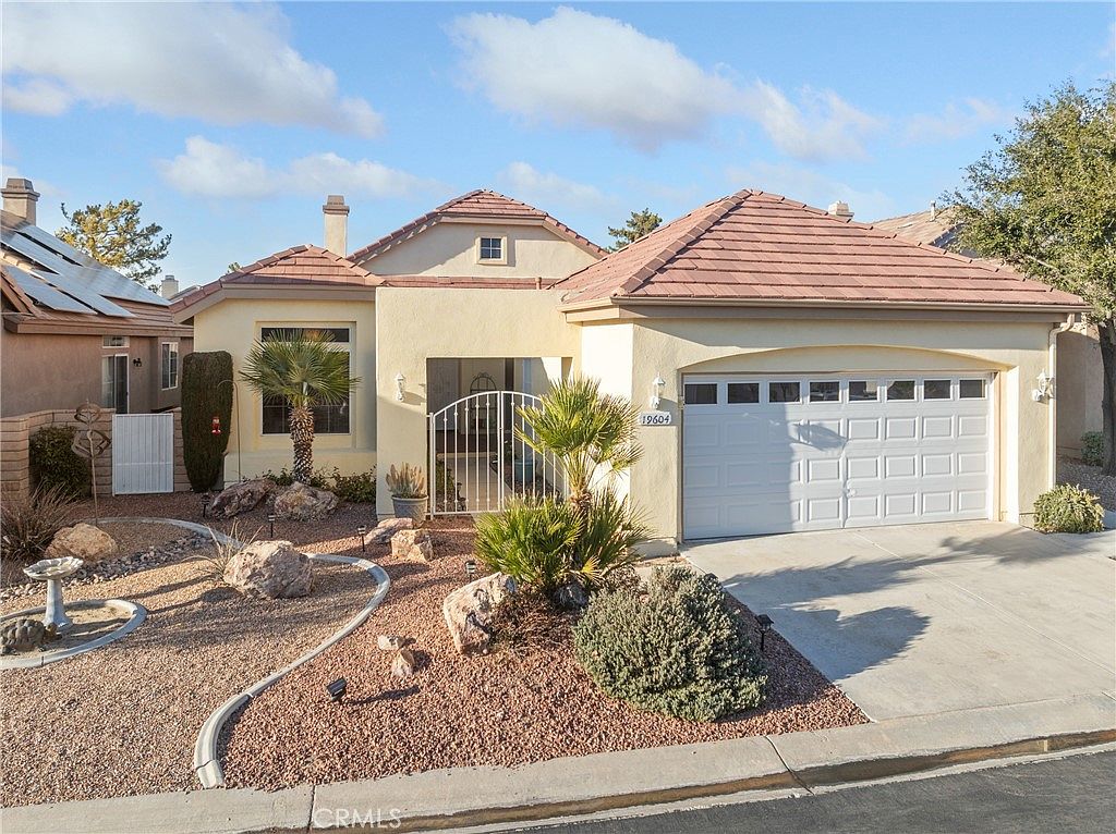 19604 Rolling Green Dr