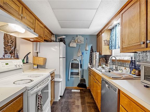 3rd image of 6427 W 51st Ter