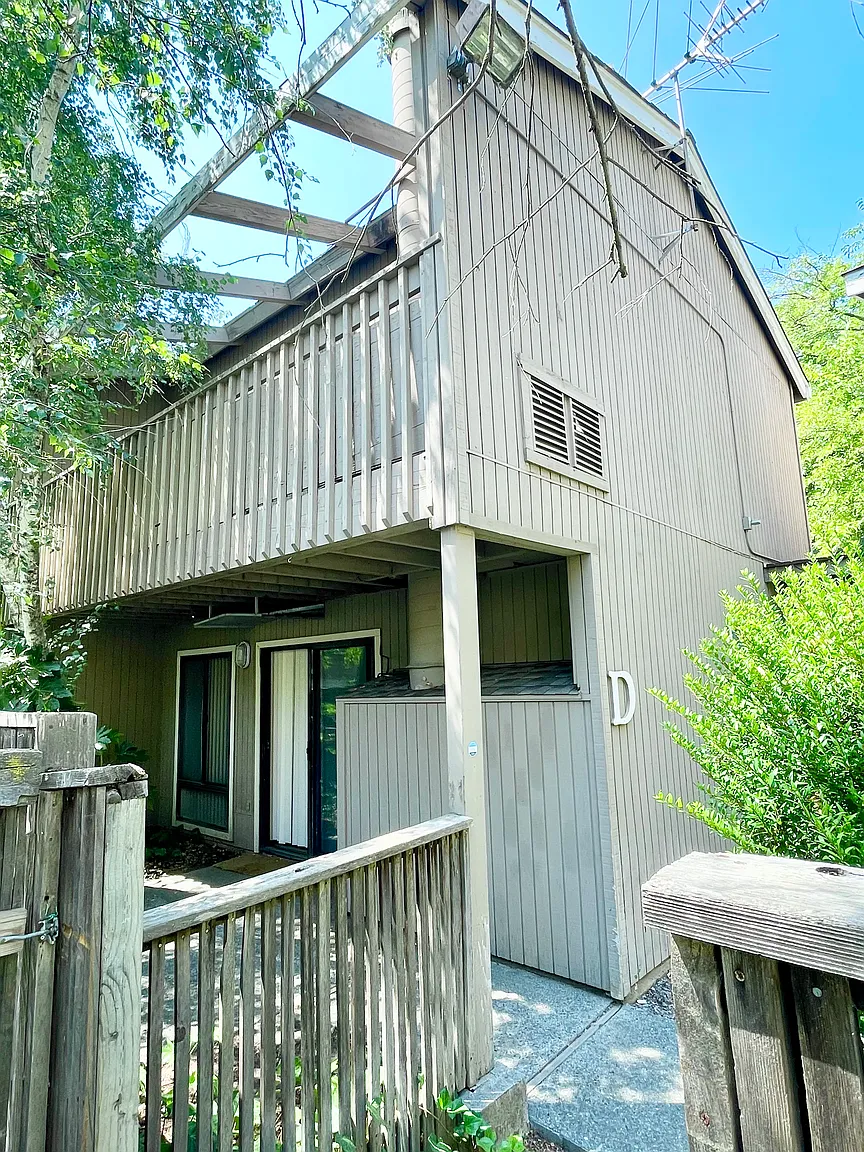 641 G St APT D photo 1