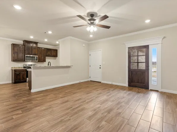 217 Honor Code Pl, Granbury, TX 76049