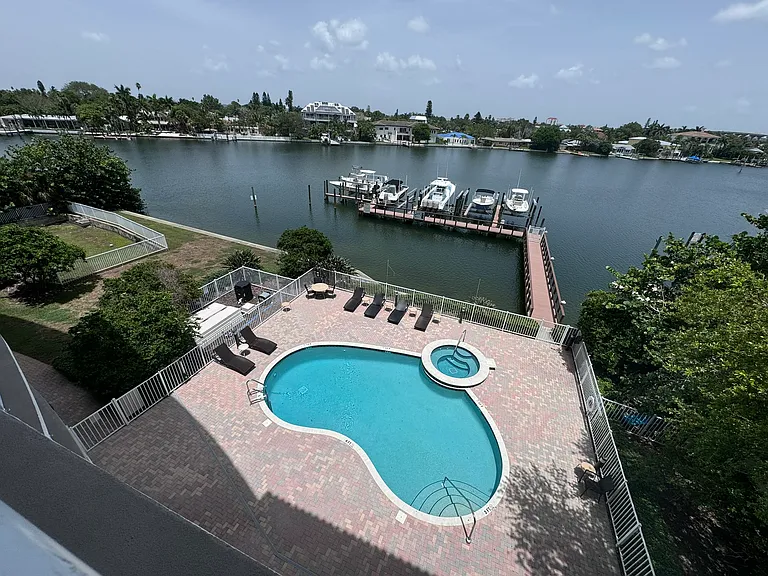 3805 Gulf Blvd #405 — Photo 31