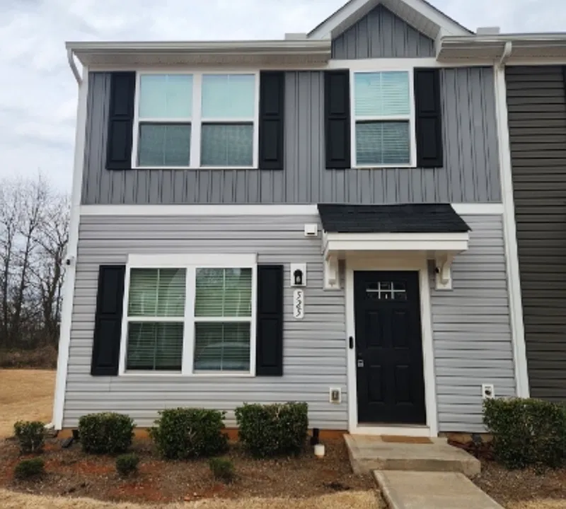 525 Hampton Townes Dr #1