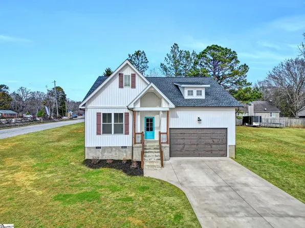 101 Stratford Pl, Clinton, SC 29325