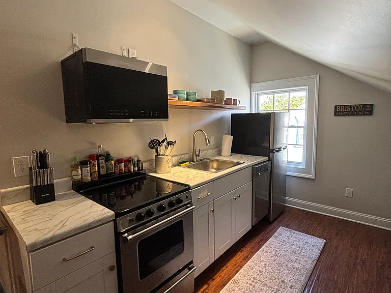 409 Hope St #3 — Photo 5