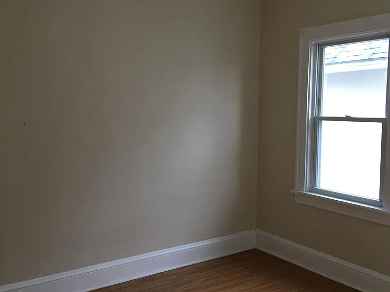 2050 Chesterland Ave #UP — Photo 10