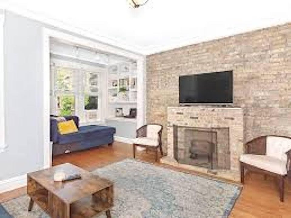 2nd image of 751 W Brompton Ave APT 1E