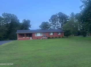725 E Poplar Dr, Decaturville, TN 38329