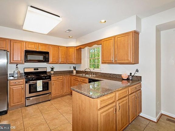 4th image of 6358 Tisbury Dr
