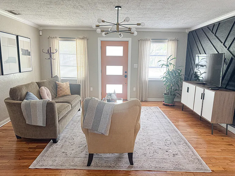 407 E Jersey St — Photo 4