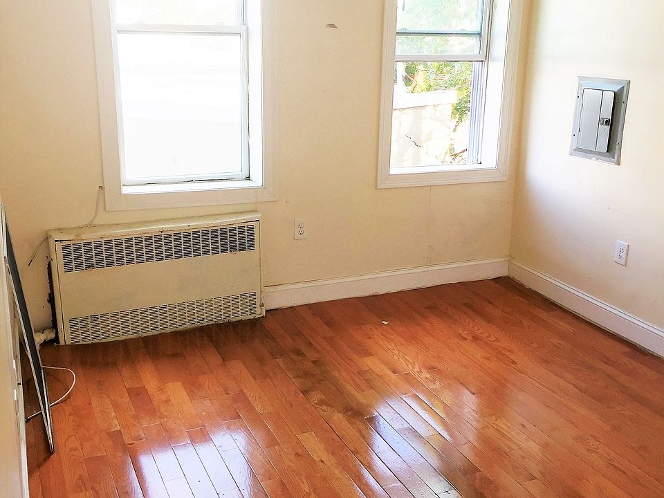 2nd image of 6310 Broadway APT 32