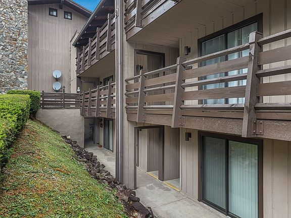 2nd image of 1081913 Cove Rd