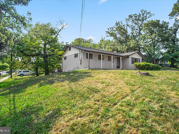 3rd image of 6700 Cipriano Rd