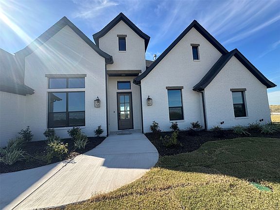 3rd image of 108 Blackstar Ln