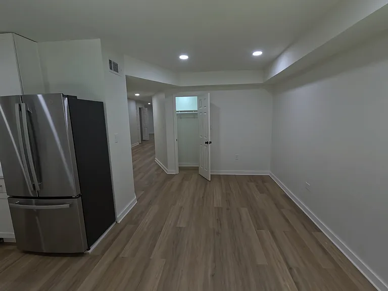 Entry Room/Dining