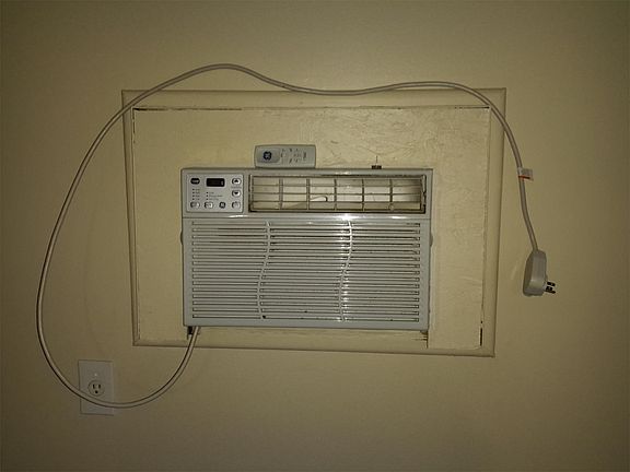 5th image of 3207 Park Dr APT 12