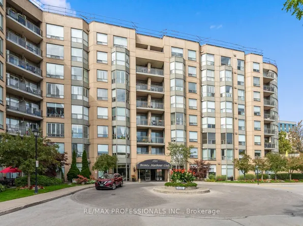 2511 Lakeshore Rd W, Oakville, ON