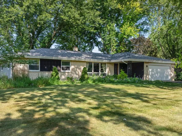 397 Vista View DRIVE, Cedarburg, WI 53012