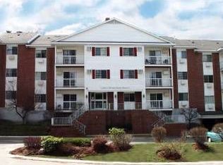 490 N River Rd APT 38, Manchester, NH 03104