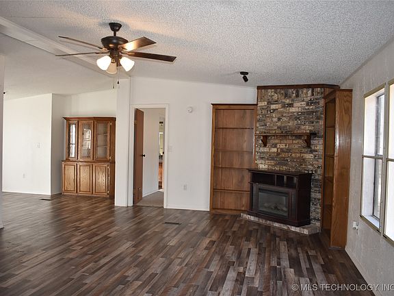 2nd image of 18998 W Woodhaven Dr