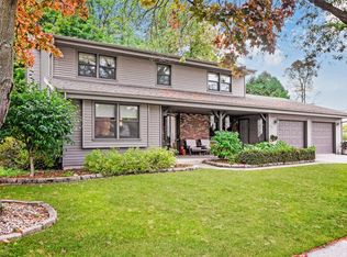 1127 Edgewood Rd, Kewaskum, WI 53040