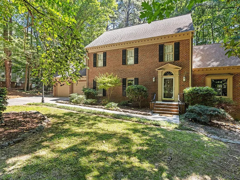 5008 Wood Valley Dr — Photo 32