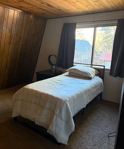 809 E Angeles Blvd — Photo 15