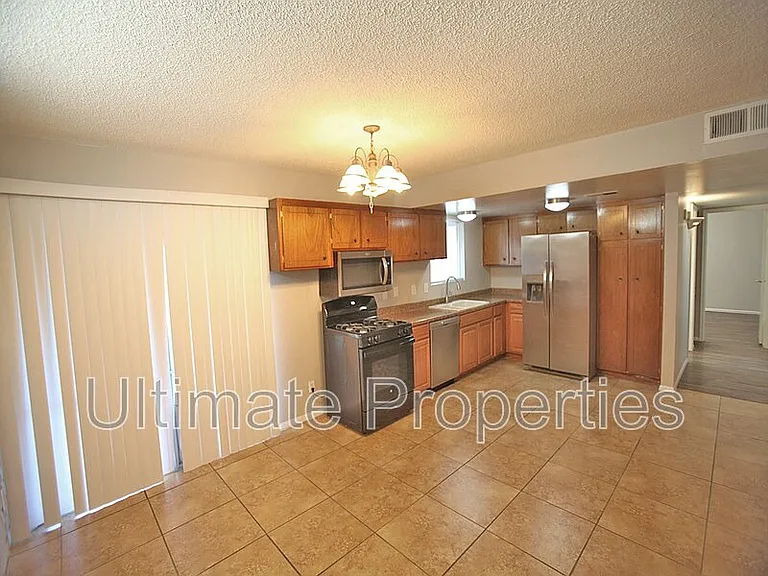 3702 E Altadena Ave — Photo 6