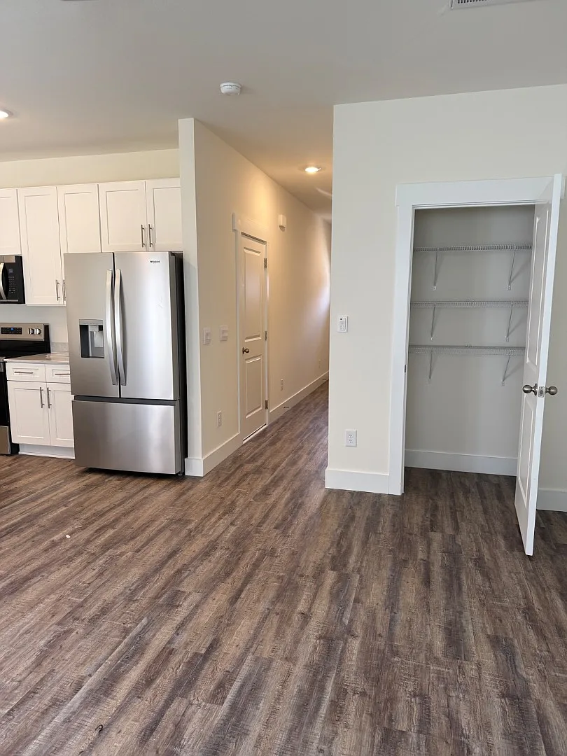 Unit Photo - 1129 Wenna Way