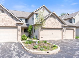 6 Meadow Trl W, Dekalb, IL 60115