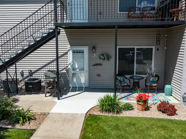 1130 N 35th St APT 3, Bismarck, ND 58501