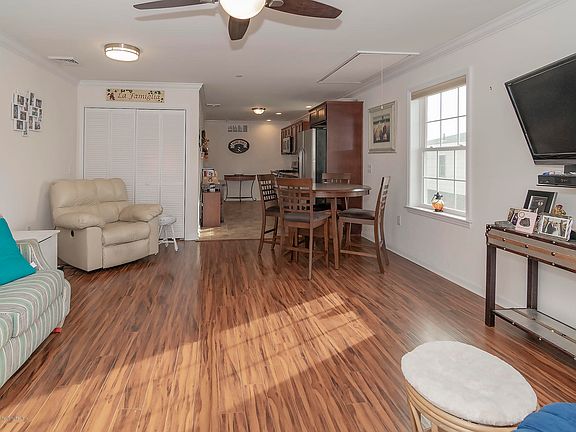 4th image of 1707 Bay Blvd APT 5