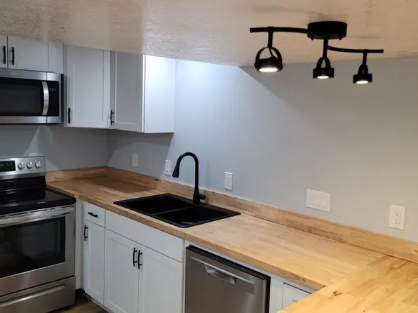 126 S 100 E, Hyde Park, UT 84318