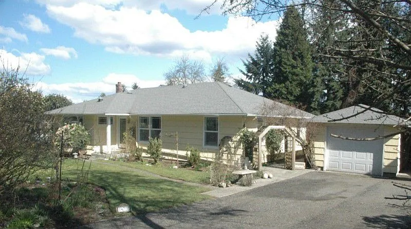 14208 6th Ave S photo 1