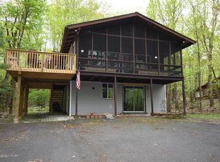 109 Blue Shelf Ln, Lords Valley, PA 18428