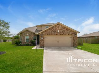 100 Comanche Plains Dr, La Marque, TX 77568