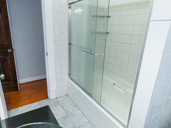 5th image of 1420 W Argyle St #2
