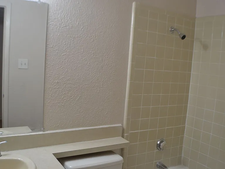1520 Pebblewood Dr — Photo 16