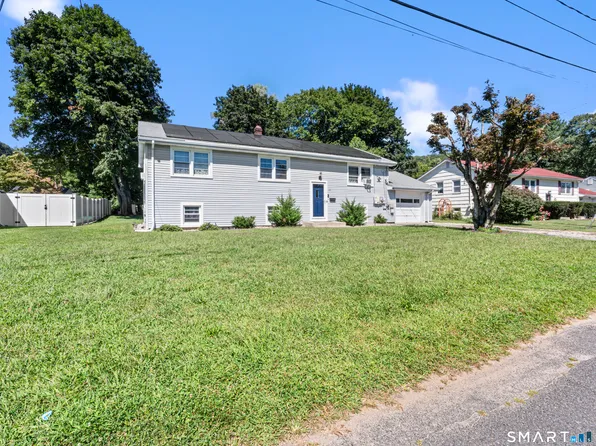 22 Caldwell Drive, New Milford, CT 06776
