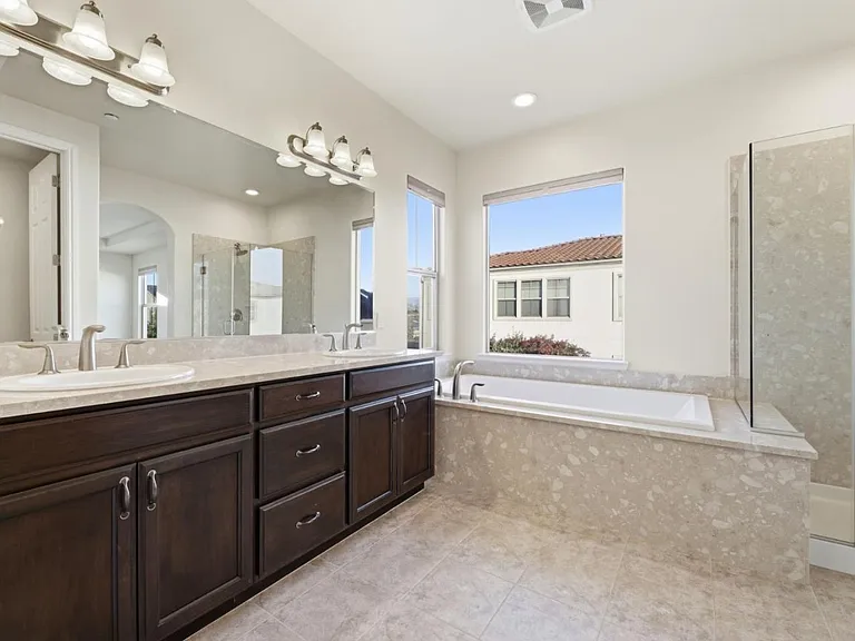 2582 Minuet Dr — Photo 21