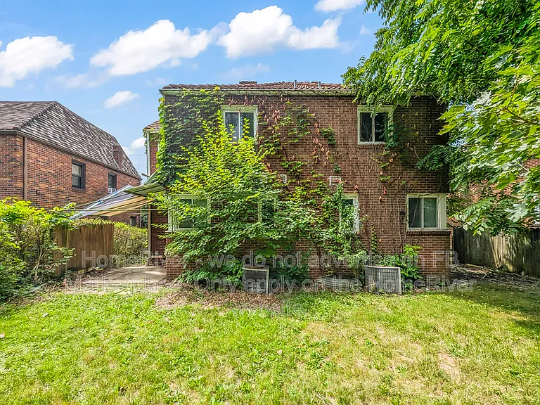 383 Broadmoor Ave — Photo 4
