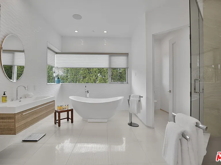 6379 Colgate Ave — Photo 35