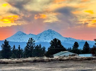 3843 NE Oakside Loop, Bend, OR 97701