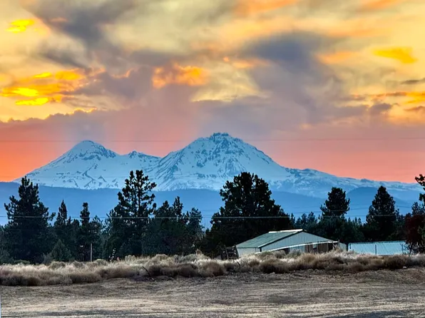 3843 NE Oakside Loop, Bend, OR 97701