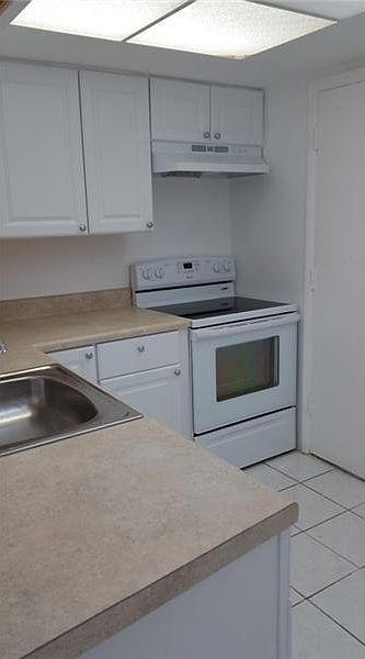 2nd image of 16701 NE 14th Ave APT 101